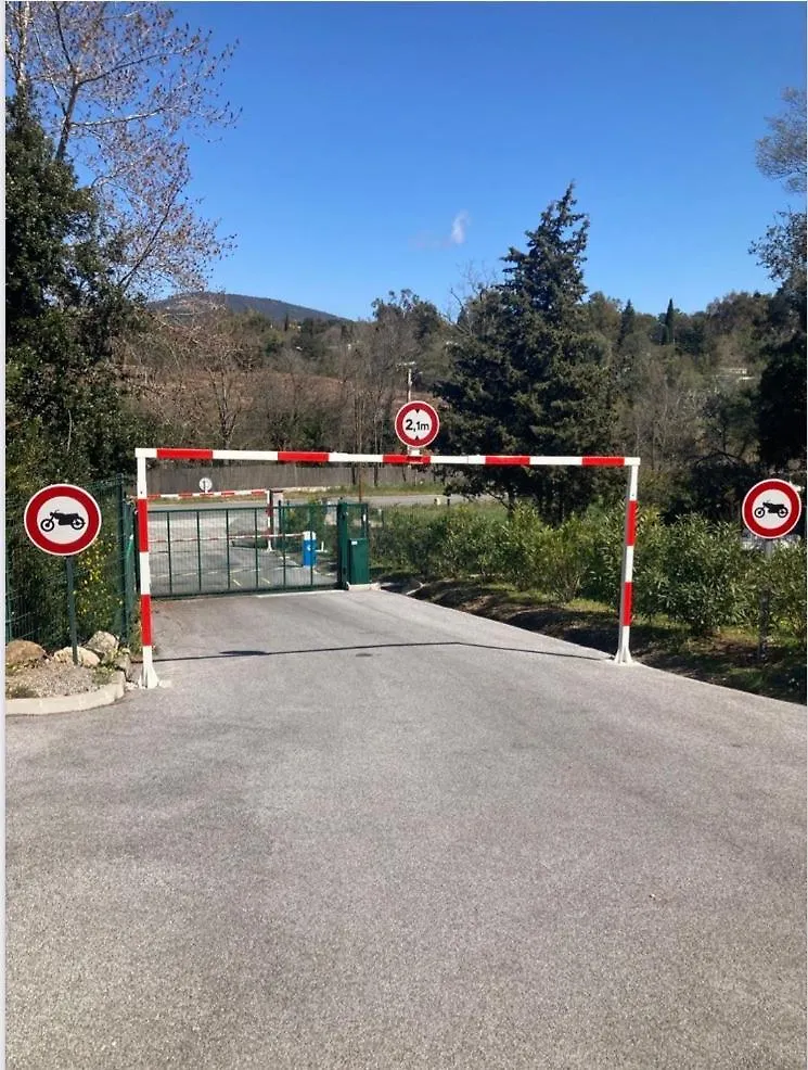 Les Restanques 3 Etoiles 4 A 5 Pers 2143 Apartment Grimaud